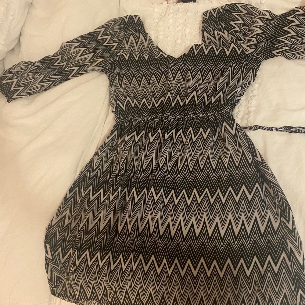 Black & White above-the-knee Dress